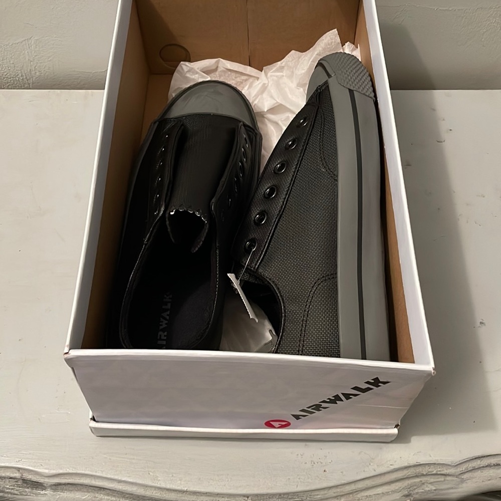 Men’s Airwalk Legacee Sneakers Size 9.5 NIB